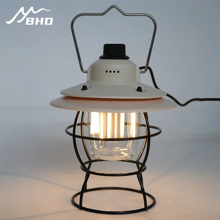 Đèn cắm trại bên trong